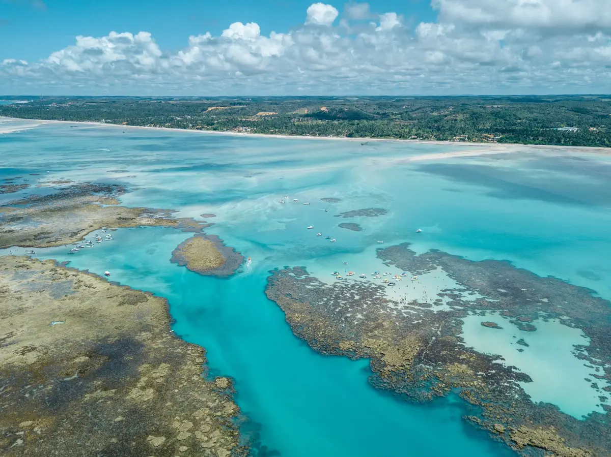 Vista aérea das piscinas naturais de Maragogi