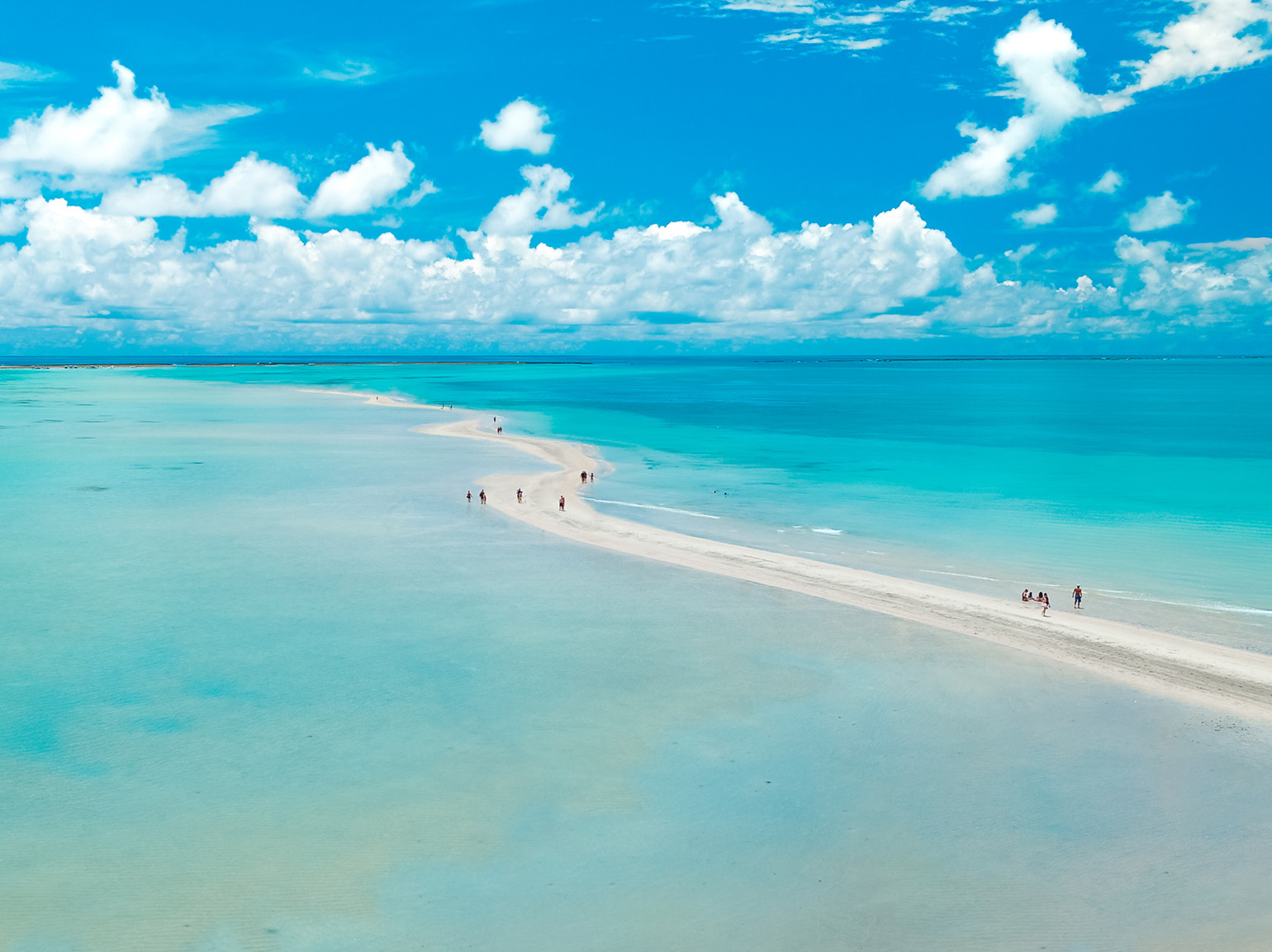 Maragogi banco de areia branca entre águas turquesa Caribe Brasileiro